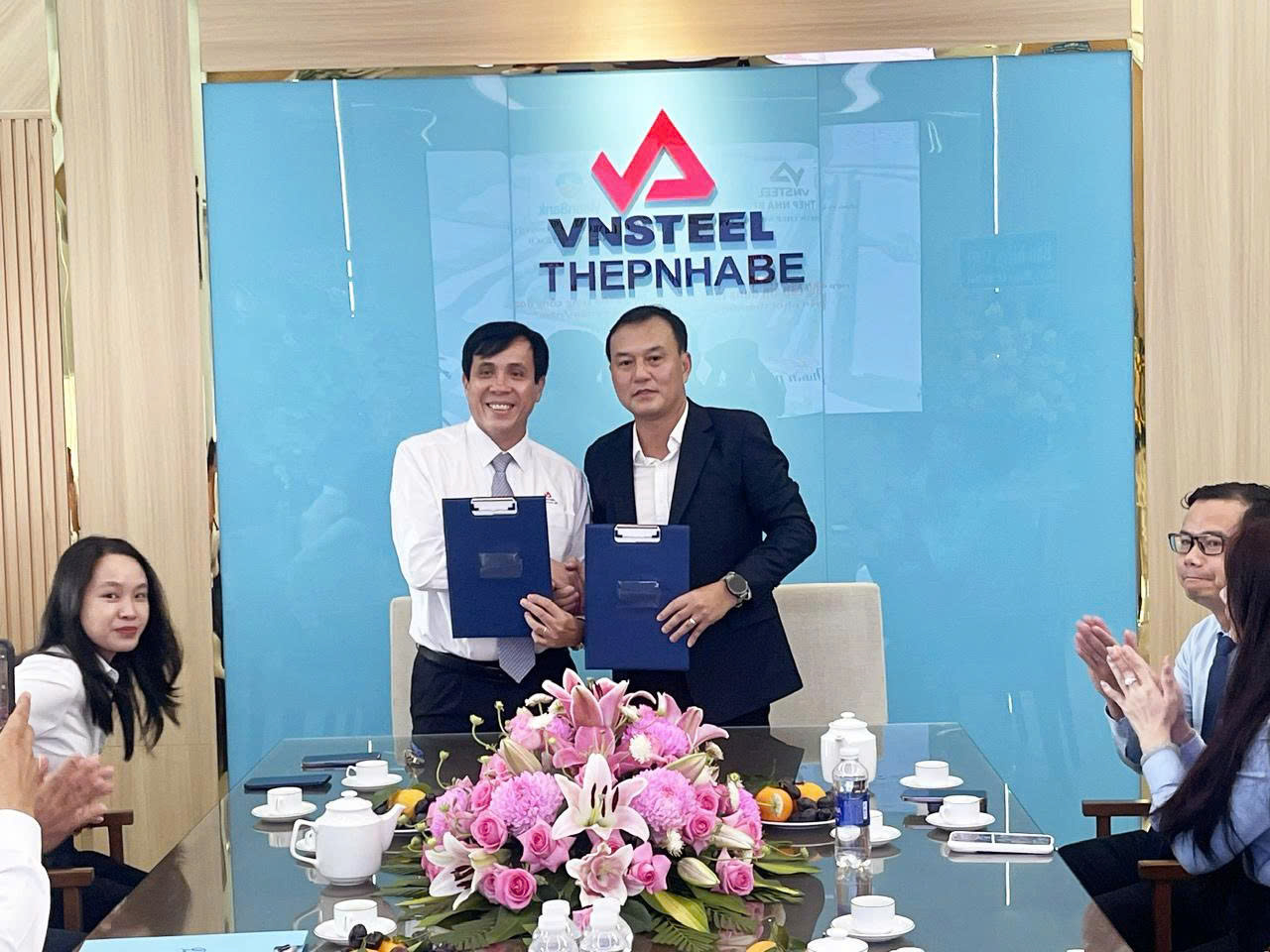 LỄ KÝ KẾT HỢP ĐỒNG TÍN DỤNG GIỮA CÔNG TY CỔ PHẦN THÉP NHÀ BÈ - VNSTEEL VÀ VIETINBANK - CHI NHÁNH NHƠN TRẠCH