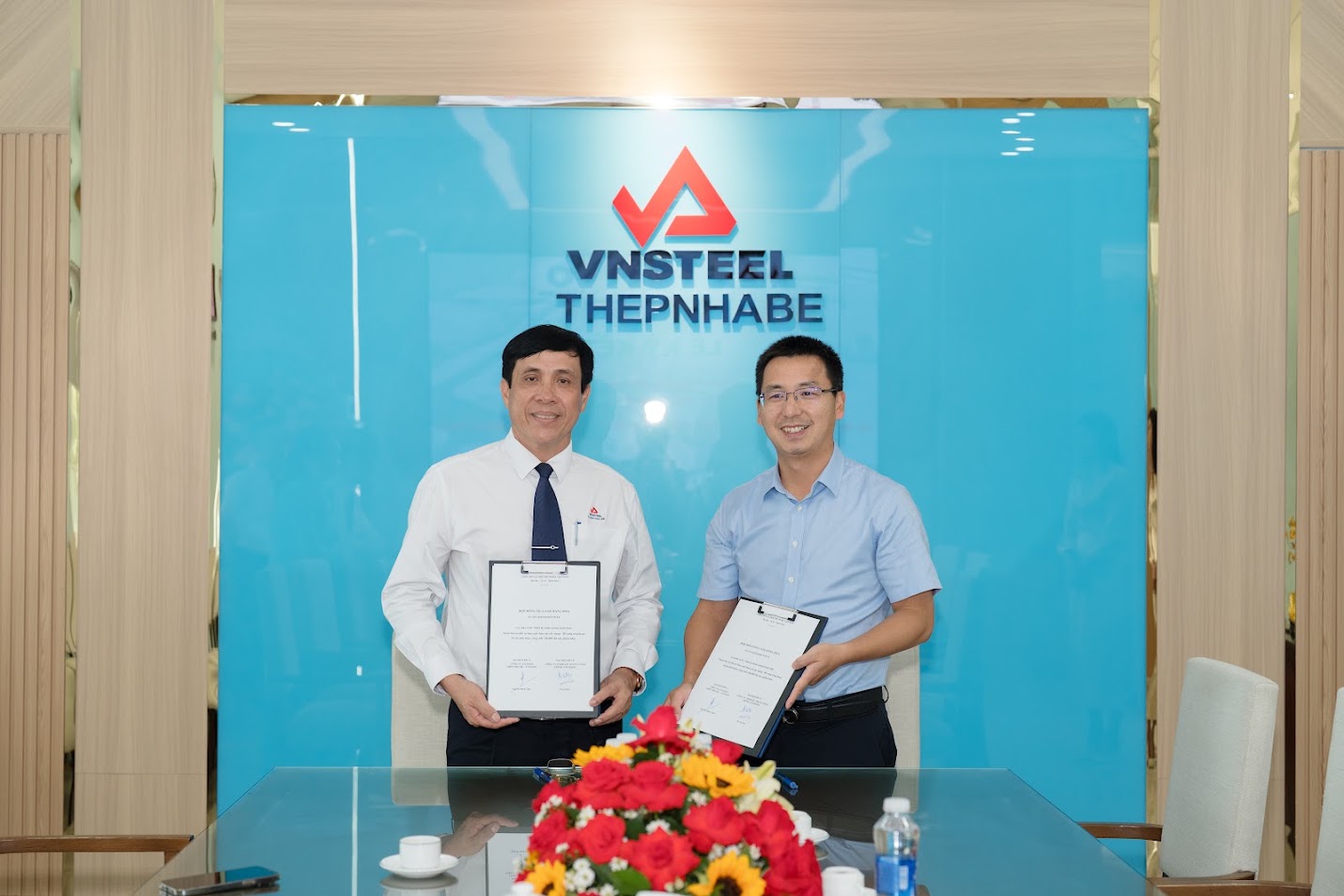 THÉP NHÀ BÈ - VNSTEEL KÝ KẾT HỢP ĐỒNG CUNG CẤP THIẾT BỊ CHÍNH CHO XƯỞNG LUYỆN THÉP